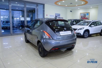 Lancia Ypsilon 1.0 FireFly 5 porte S&S Hybrid Ecochic Silver (6)