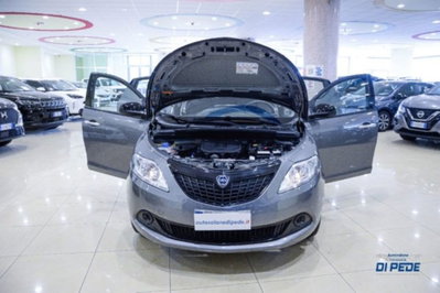 Lancia Ypsilon 1.0 FireFly 5 porte S&S Hybrid Ecochic Silver (8)