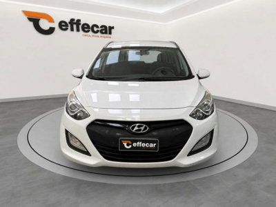 Hyundai i30 Station Wagon 1.6 CRDi Comfort A/T (2)