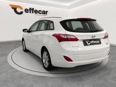 Hyundai i30 Station Wagon 1.6 CRDi Comfort A/T (4)