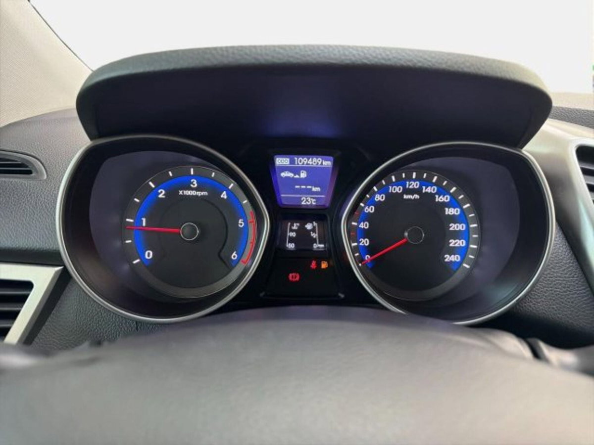 Hyundai i30 Station Wagon 1.6 CRDi Comfort A/T (9)