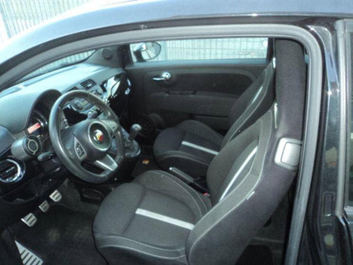Abarth 500 1.4 Turbo T-Jet Custom (7)