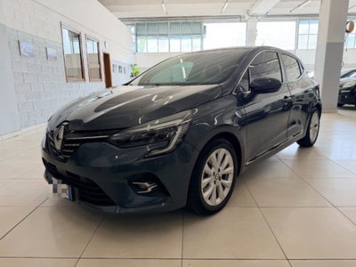 Renault Clio Full Hybrid E-Tech 140 CV 5 porte Intens usata
