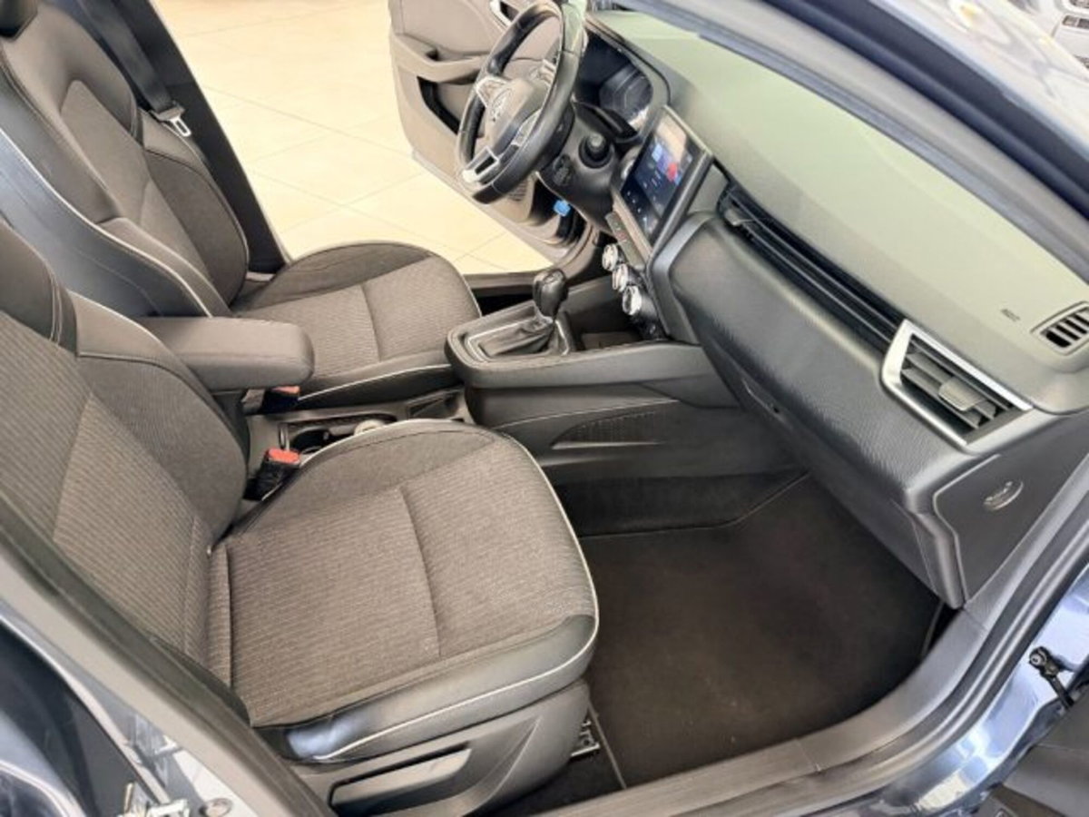 Renault Clio Full Hybrid E-Tech 140 CV 5 porte Intens (13)
