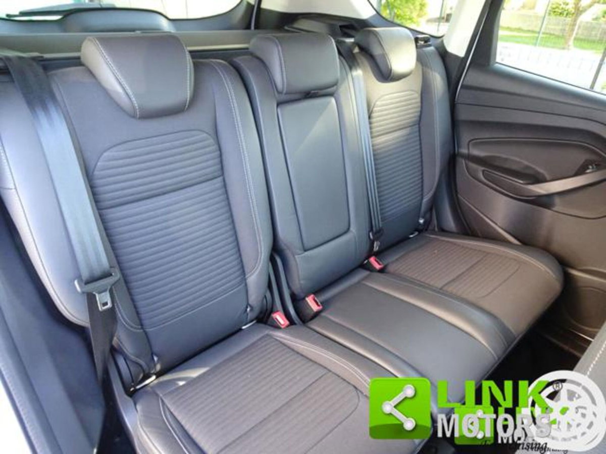 Ford Kuga 1.5 TDCI 120 CV S&S 2WD Powershift Edition (19)