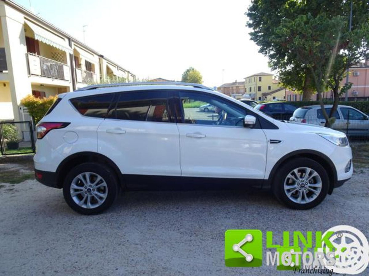 Ford Kuga 1.5 TDCI 120 CV S&S 2WD Powershift Edition (6)