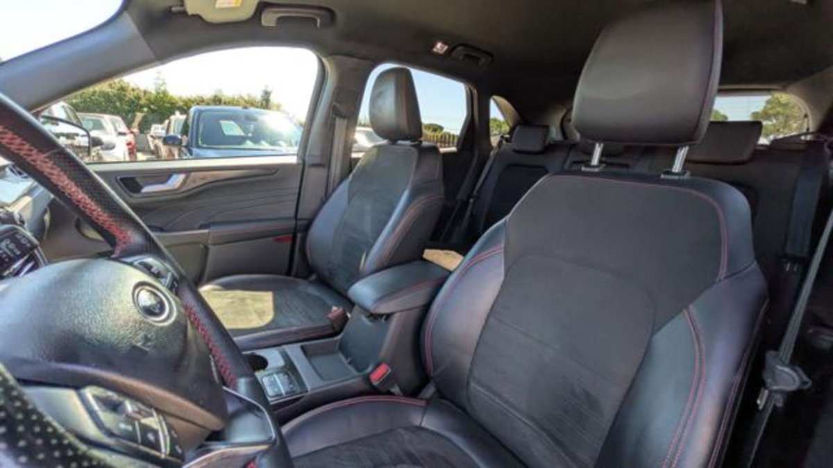 Ford Kuga 2.0 EcoBlue 120CV aut. AWD ST-Line X (18)