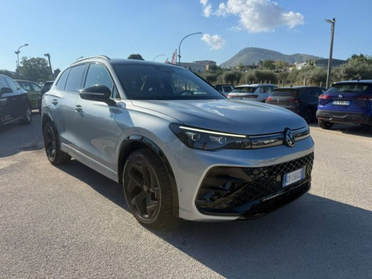 Volkswagen Tiguan Allspace 2.0 tdi R-Line 150cv dsg (3)