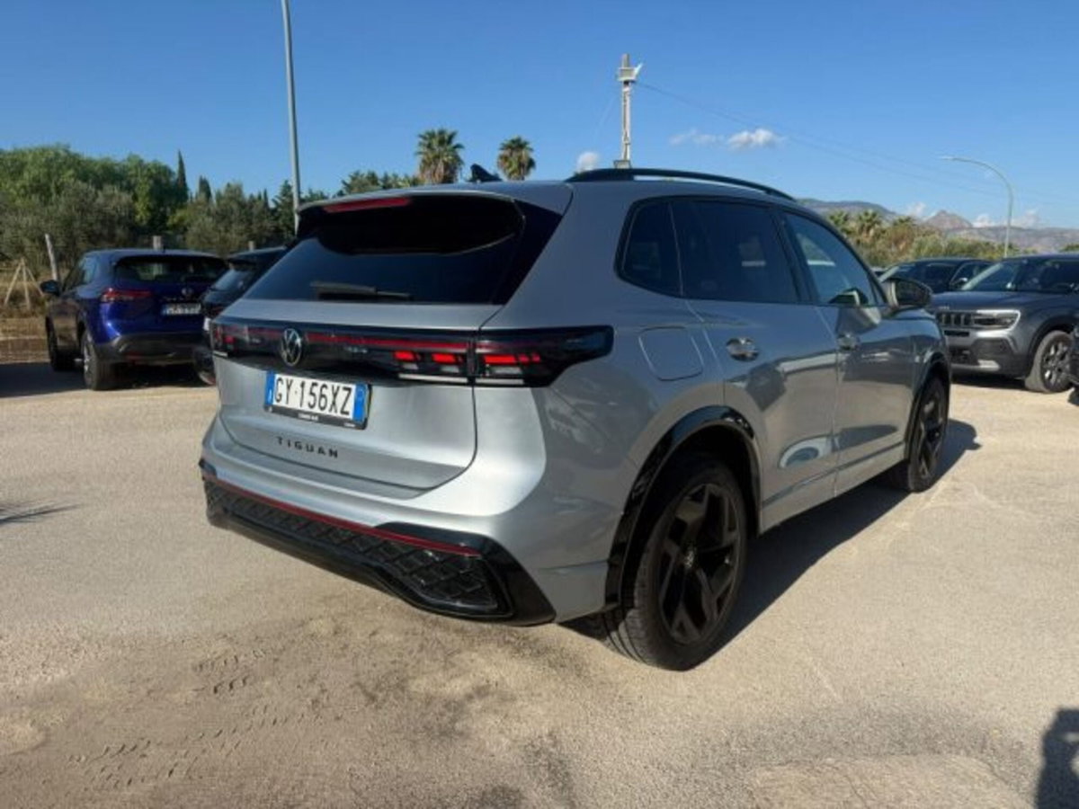 Volkswagen Tiguan Allspace 2.0 tdi R-Line 150cv dsg (4)