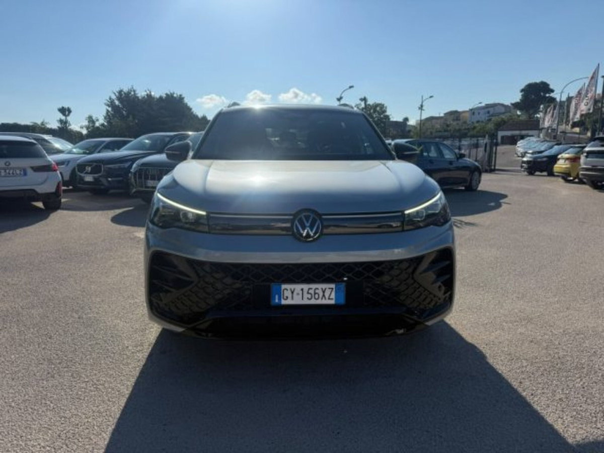 Volkswagen Tiguan Allspace 2.0 tdi R-Line 150cv dsg (6)