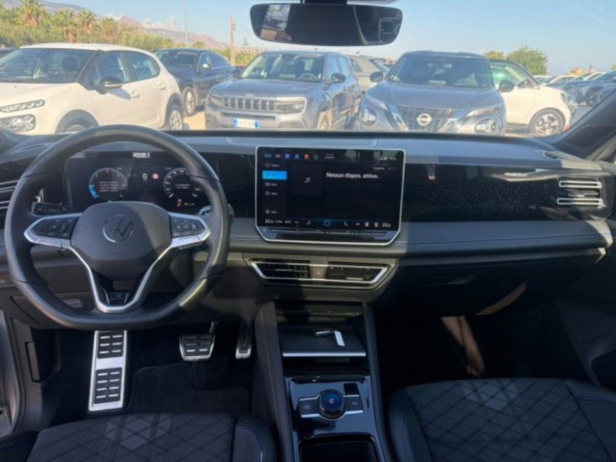Volkswagen Tiguan Allspace 2.0 tdi R-Line 150cv dsg (7)