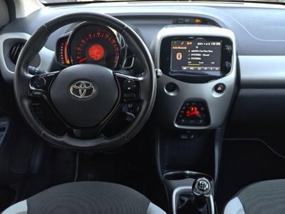 Toyota Aygo 1.0 VVT-i 69 CV 5 porte x-cool (11)