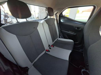 Toyota Aygo 1.0 VVT-i 69 CV 5 porte x-cool (14)