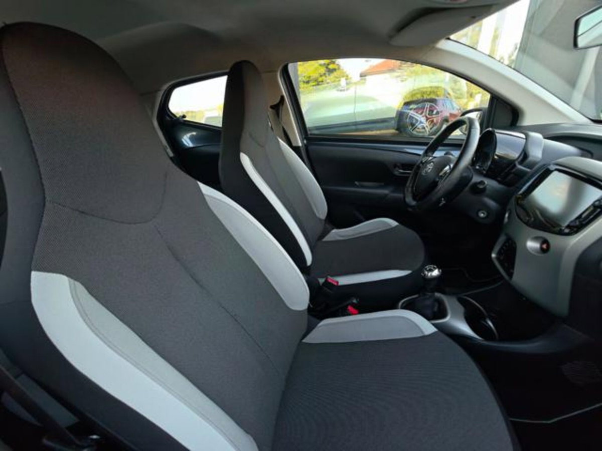 Toyota Aygo 1.0 VVT-i 69 CV 5 porte x-cool (15)