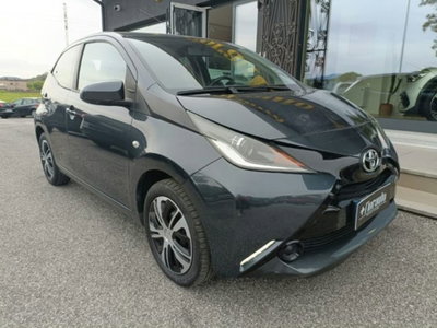 Toyota Aygo 1.0 VVT-i 69 CV 5 porte x-cool (2)