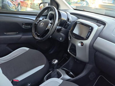 Toyota Aygo 1.0 VVT-i 69 CV 5 porte x-cool (10)