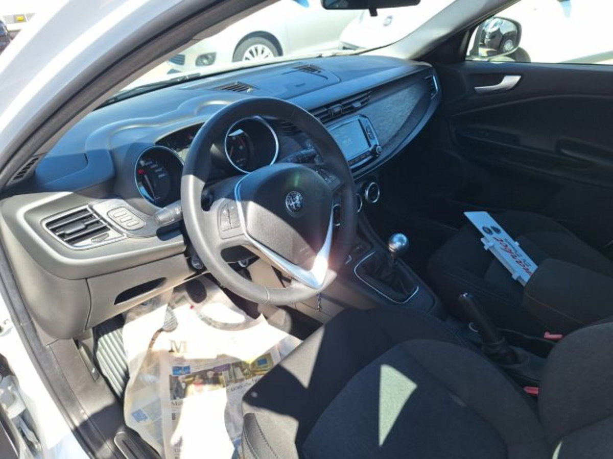 Alfa Romeo Giulietta 1.6 JTDm Super 120cv (15)