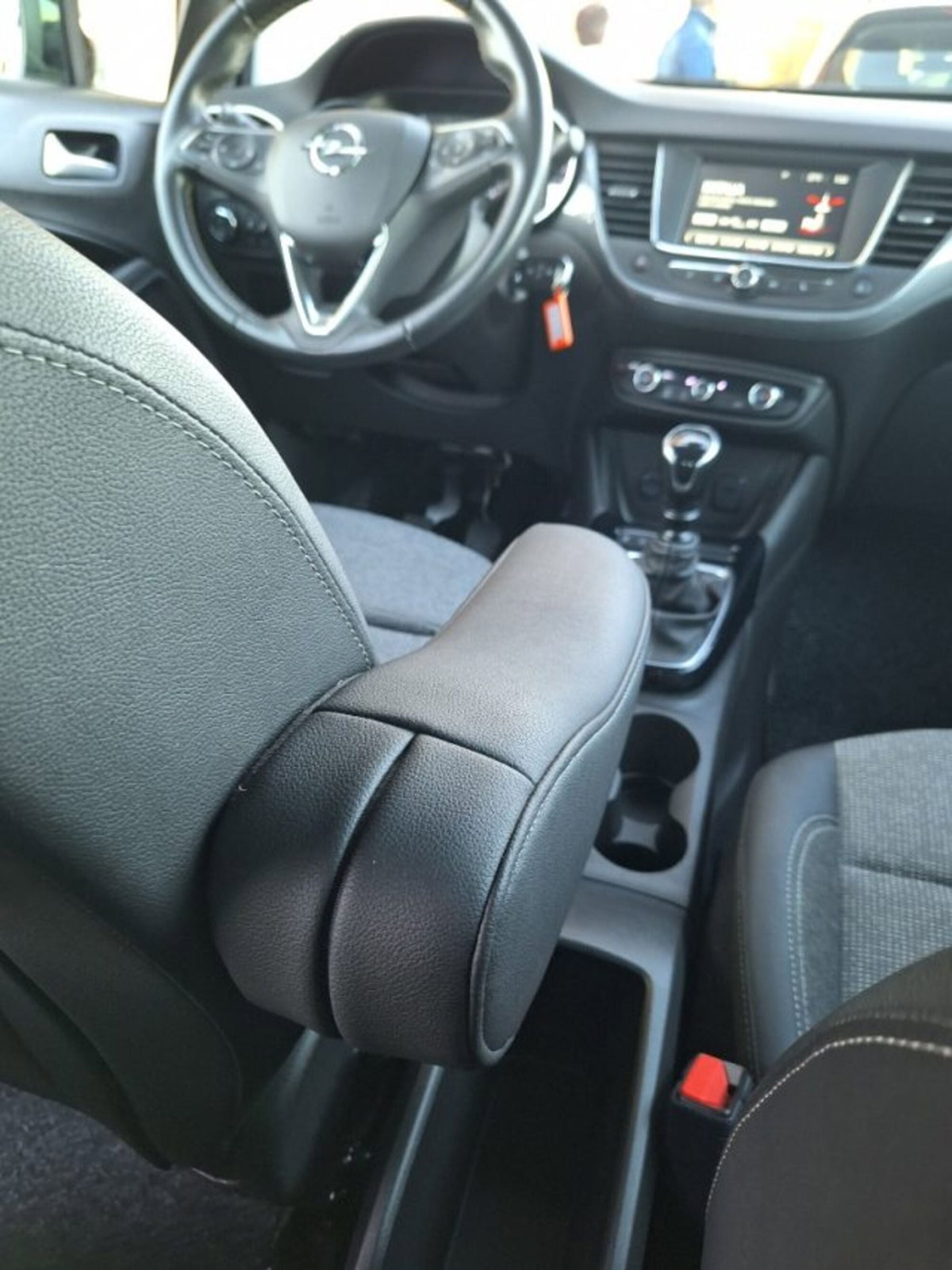 Opel Crossland 1.5 ECOTEC D 110 CV Start&Stop Elegance (16)