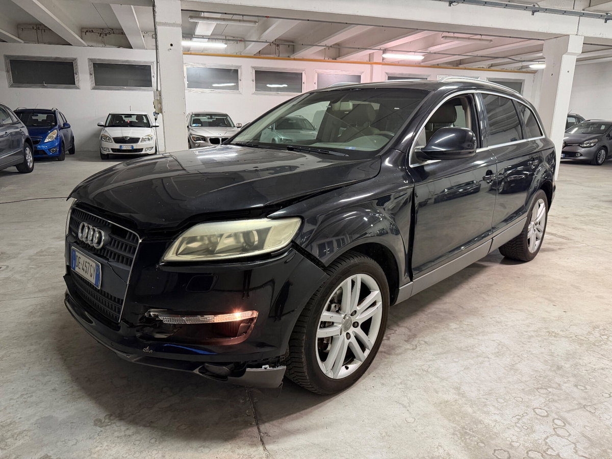Audi Q7 3.0 V6 TDI 233CV quattro tiptronic (3)