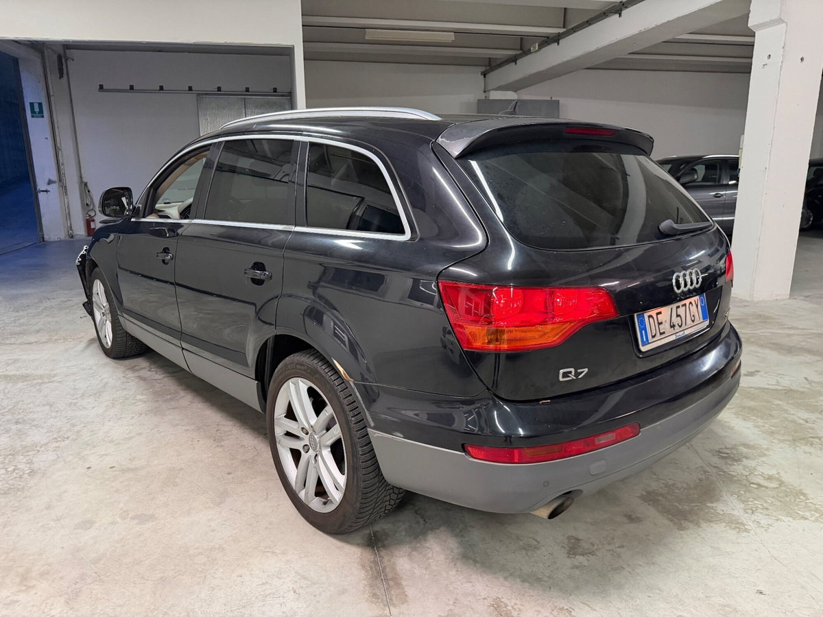 Audi Q7 3.0 V6 TDI 233CV quattro tiptronic (5)