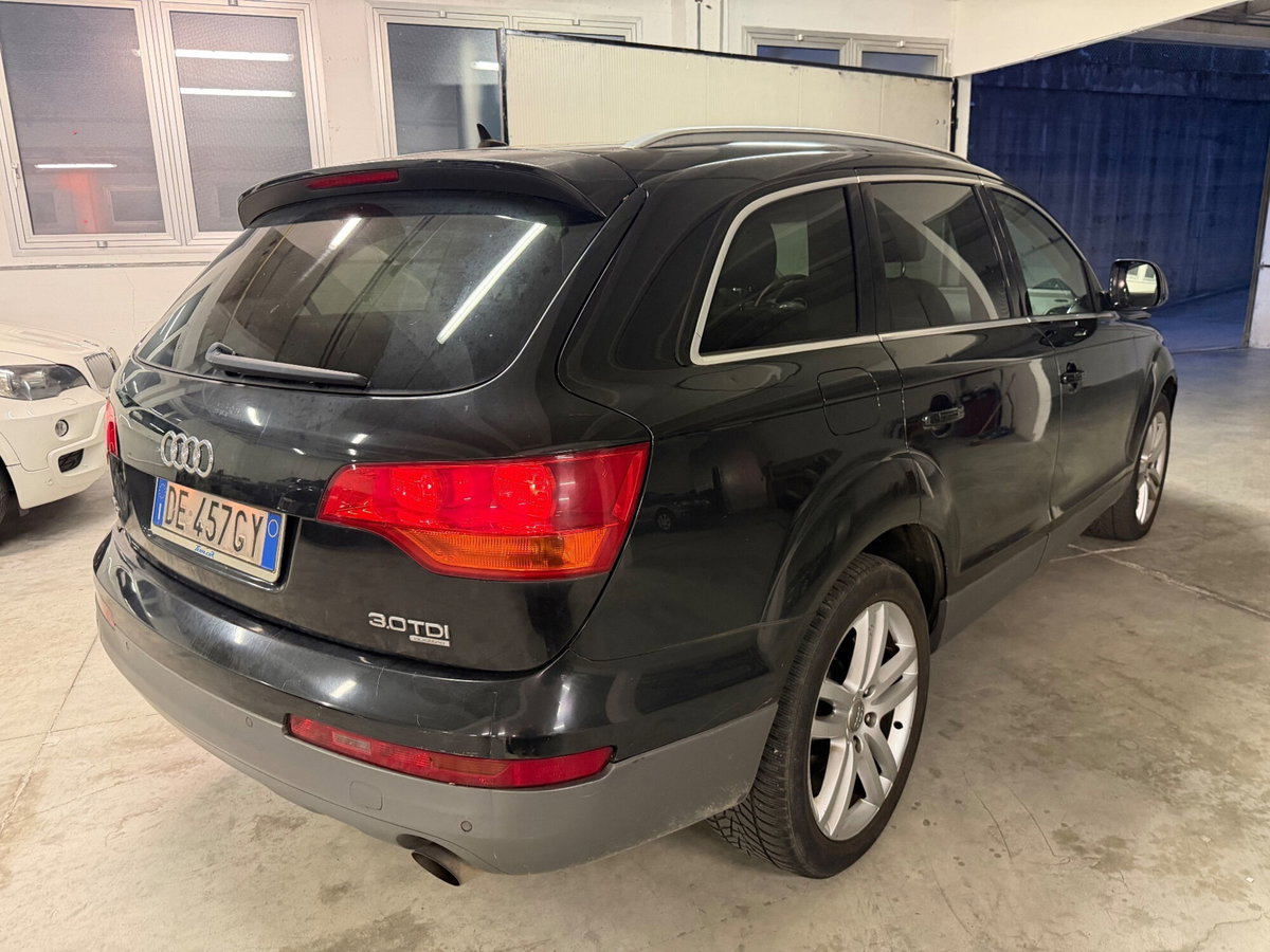 Audi Q7 3.0 V6 TDI 233CV quattro tiptronic (7)