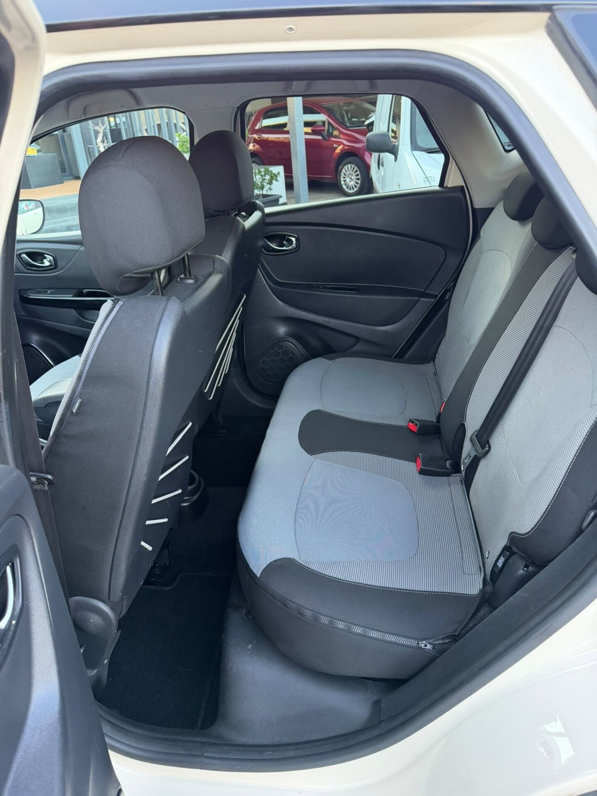 Renault Captur dCi 8V 90 CV EDC Start&Stop Energy Zen (16)
