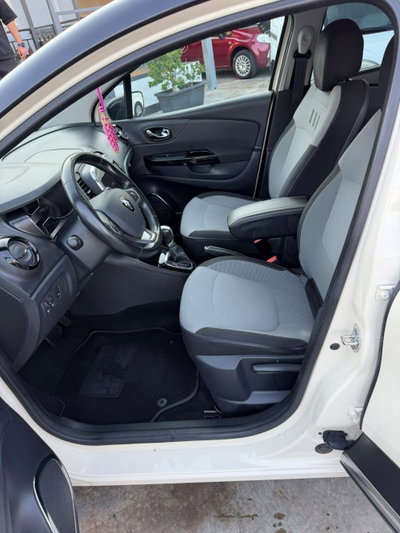 Renault Captur dCi 8V 90 CV EDC Start&Stop Energy Zen (8)