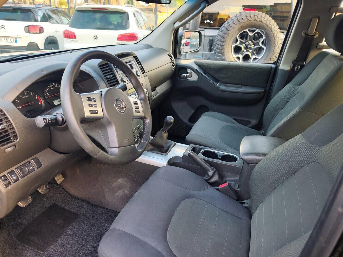 Nissan Navara 2.5 dCi 190CV 2 porte King Cab LE (10)