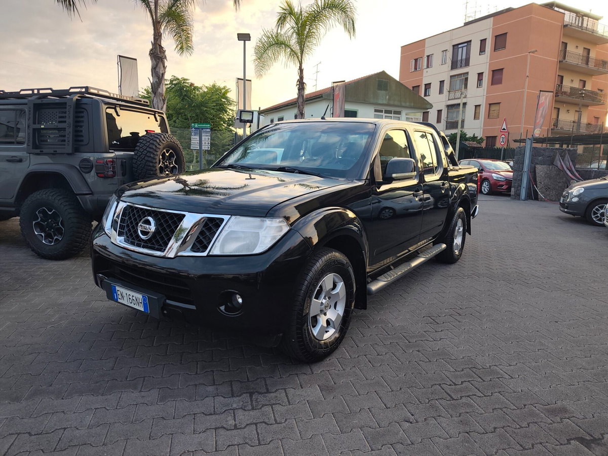 Nissan Navara 2.5 dCi 190CV 2 porte King Cab LE (3)