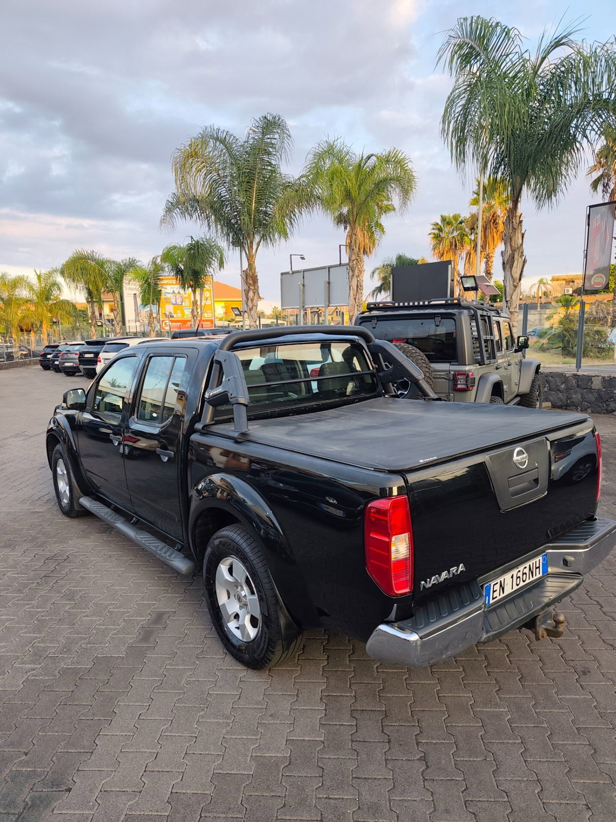 Nissan Navara 2.5 dCi 190CV 2 porte King Cab LE (4)