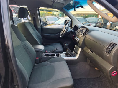 Nissan Navara 2.5 dCi 190CV 2 porte King Cab LE (9)