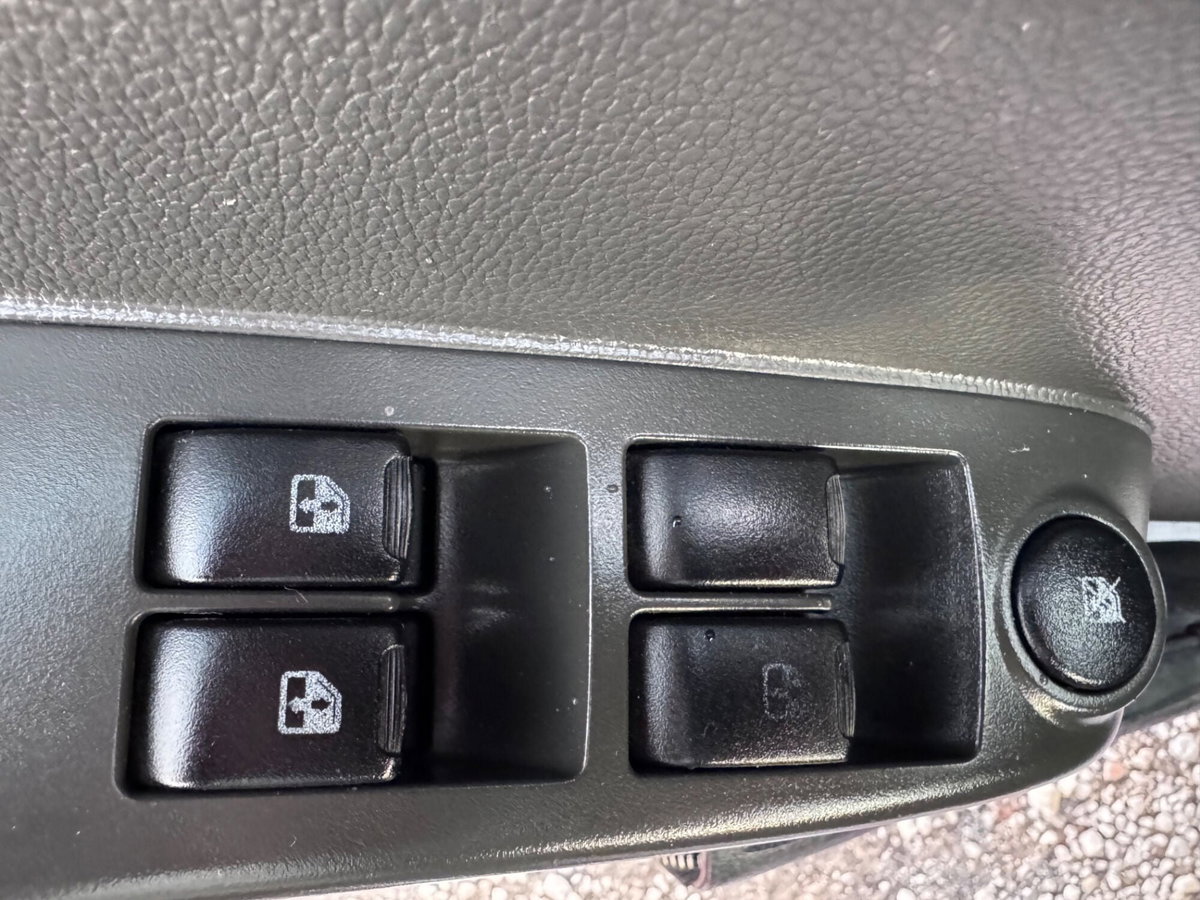 Chevrolet Spark 1.0 Pink Lady Special Edition (13)