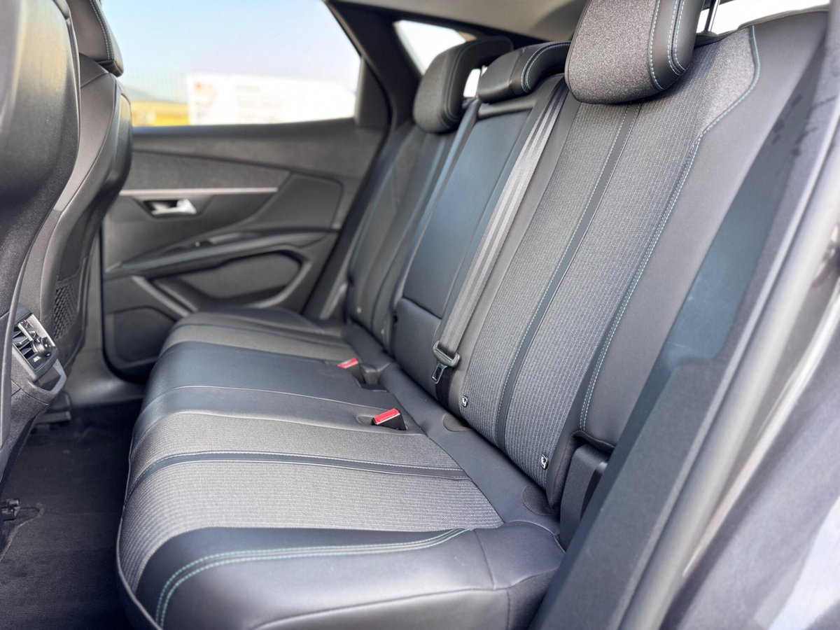 Peugeot 3008 BlueHDi 130 S&S EAT8 Allure Pack (13)