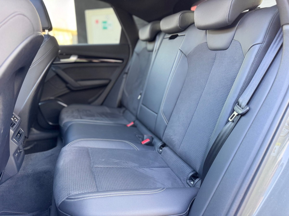 Audi Q5 Sportback 40 2.0 tdi mhev 12V Identity Black quattro s-tronic (18)