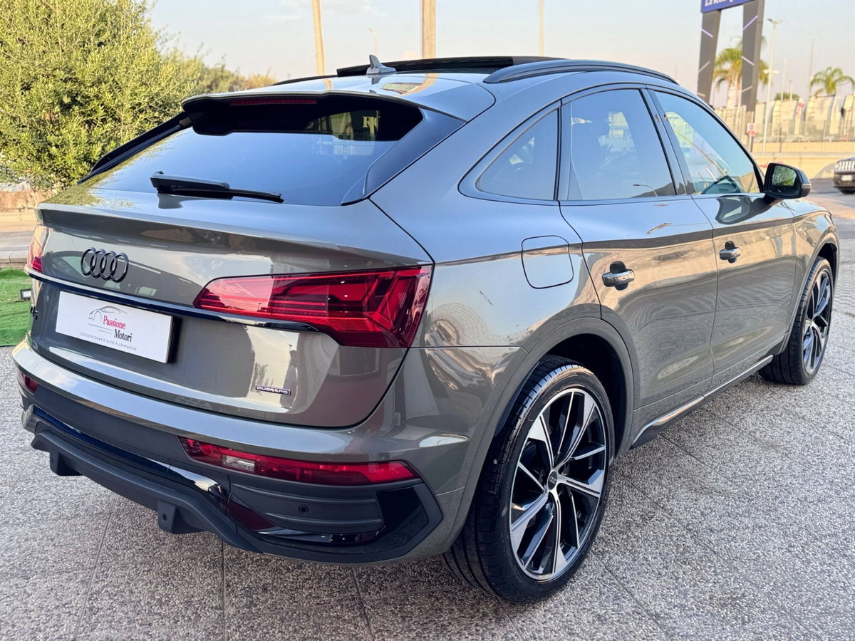Audi Q5 Sportback 40 2.0 tdi mhev 12V Identity Black quattro s-tronic (5)