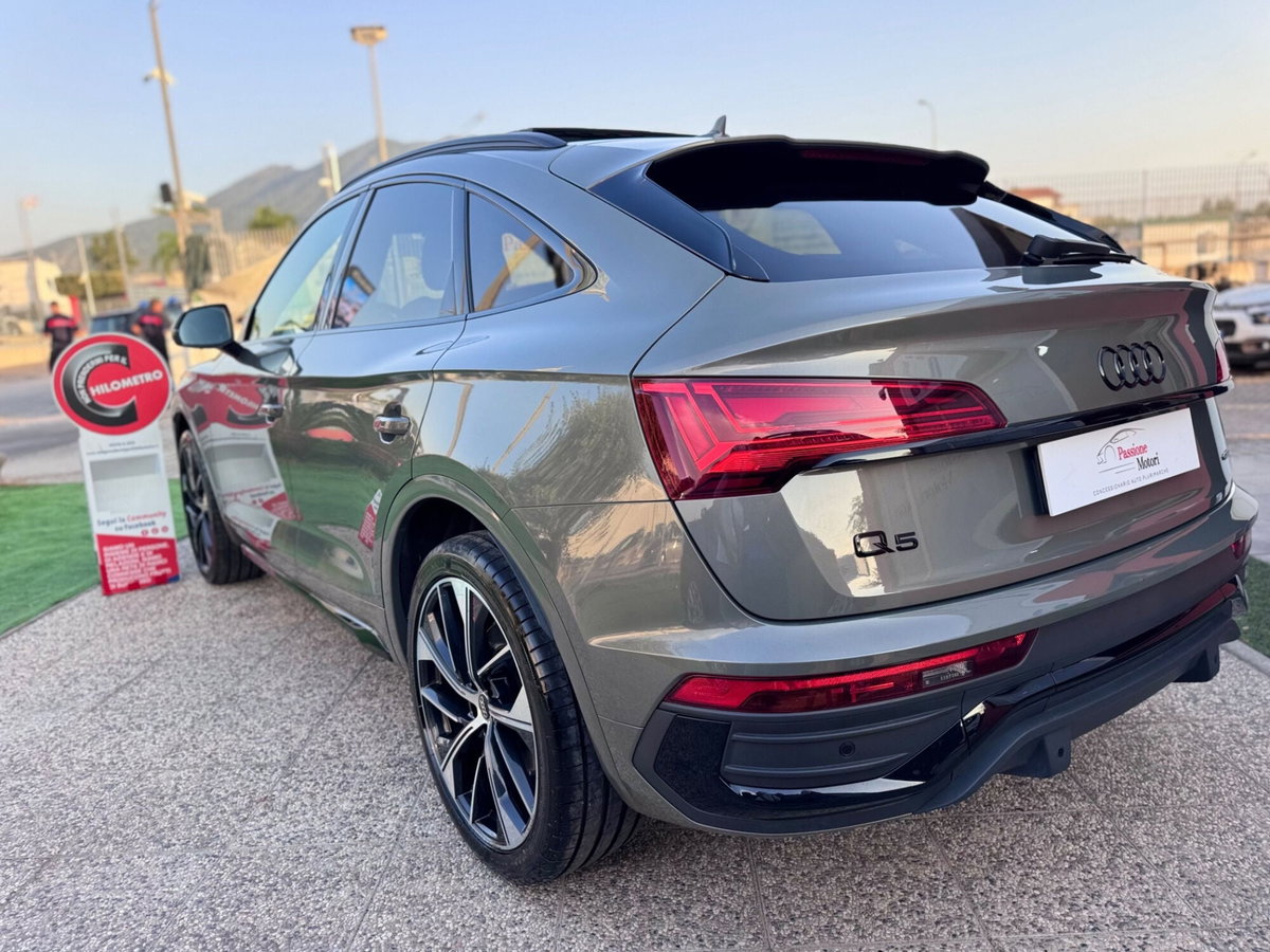 Audi Q5 Sportback 40 2.0 tdi mhev 12V Identity Black quattro s-tronic (6)