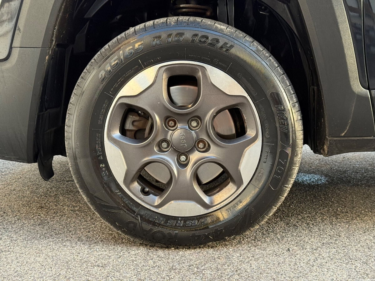 Jeep Renegade 2.0 Mjt 4WD Active Drive Sport (15)