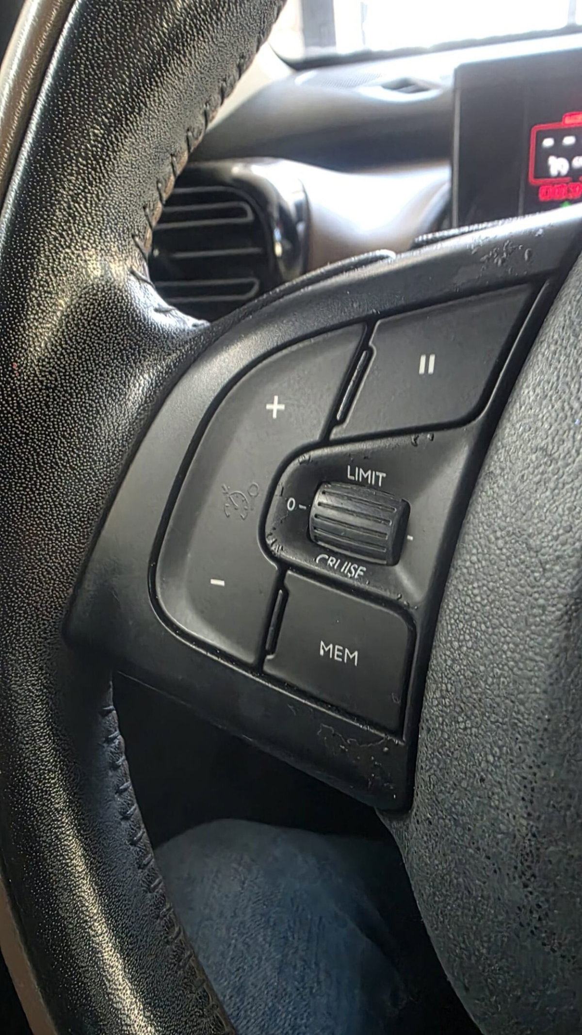 Citroen C4 Cactus PureTech 82 S&S ETG Shine Edition (20)
