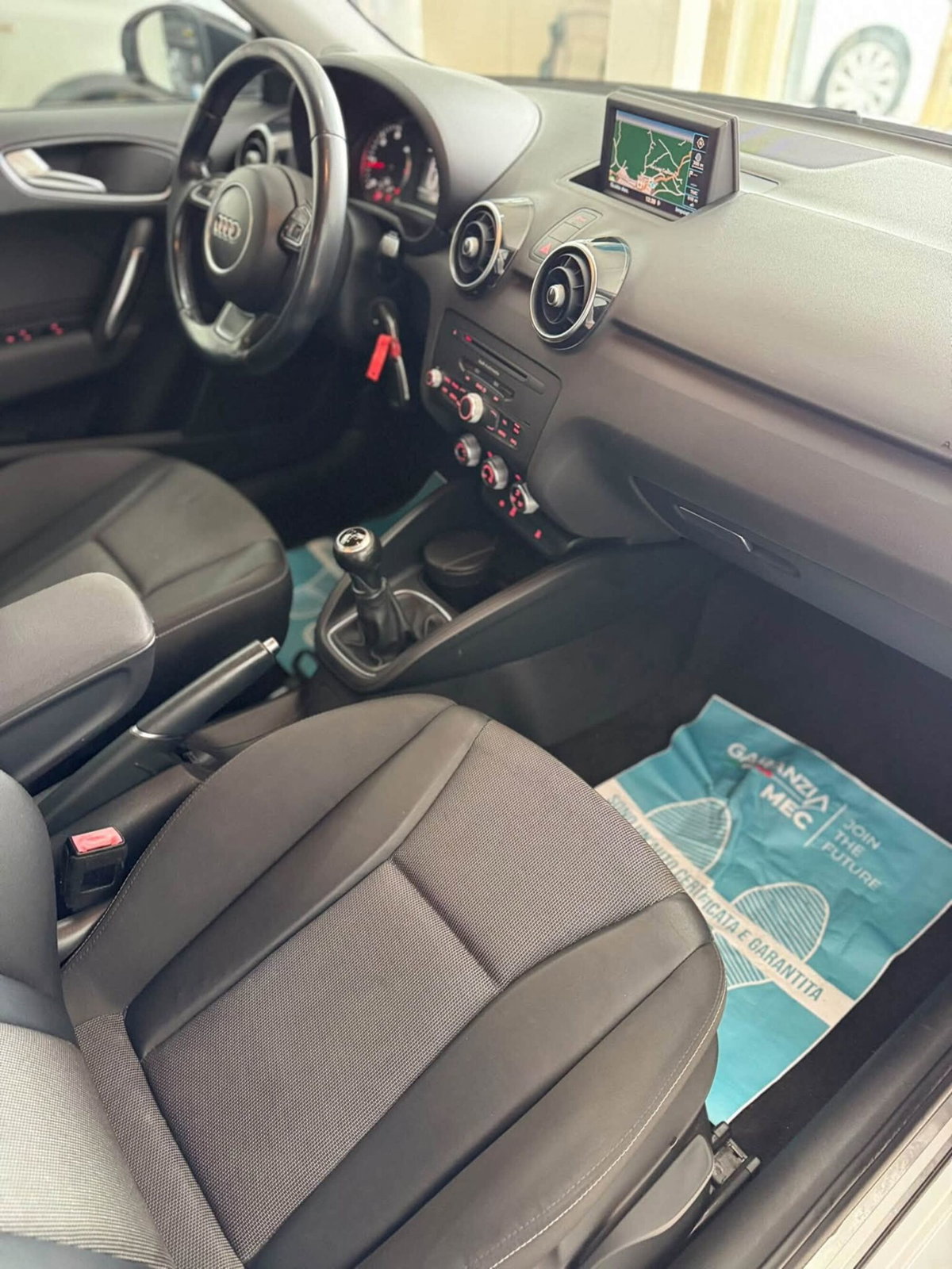 Audi A1 1.6 TDI 105 CV Ambition (10)