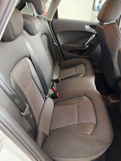 Audi A1 1.6 TDI 105 CV Ambition (13)