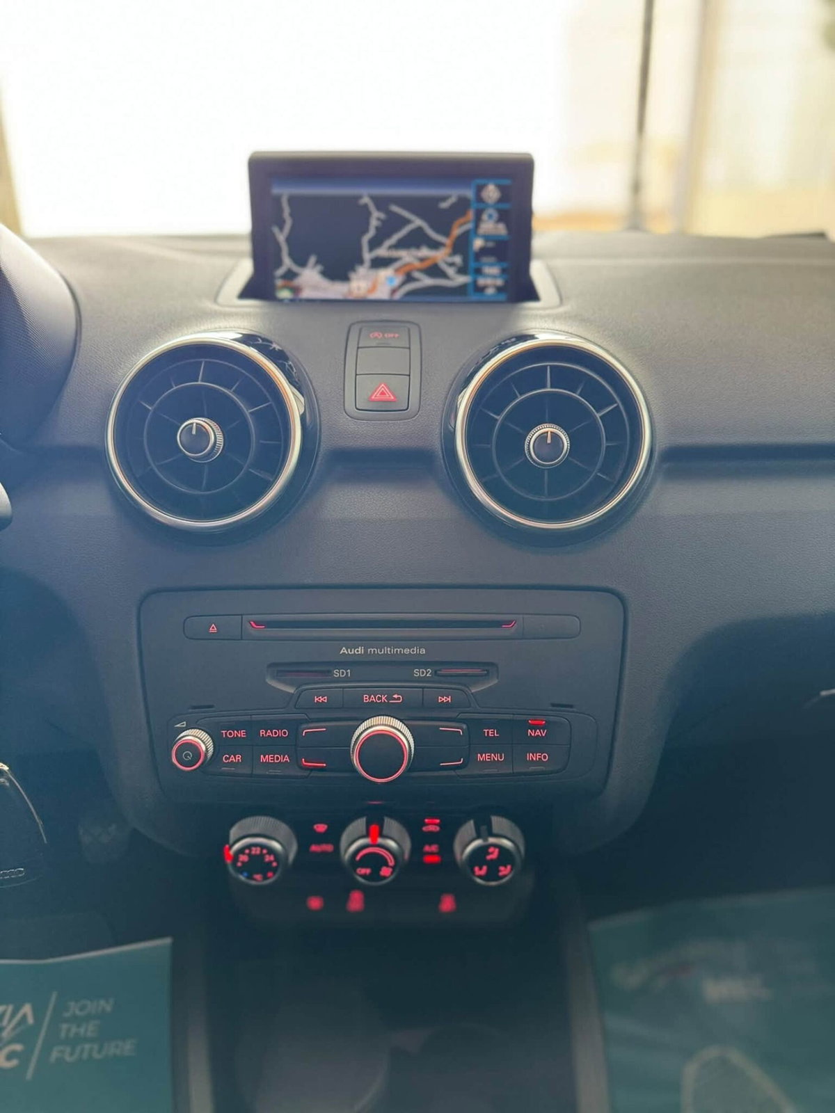 Audi A1 1.6 TDI 105 CV Ambition (17)