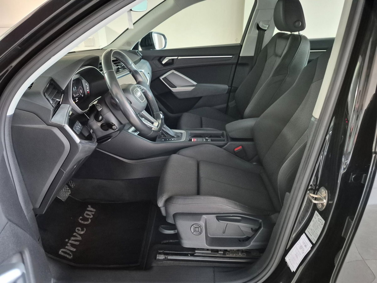 Audi Q3 35 TDI quattro S tronic Business (13)