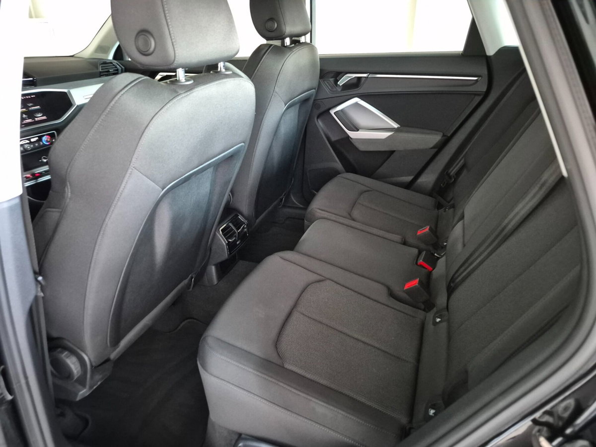 Audi Q3 35 TDI quattro S tronic Business (14)