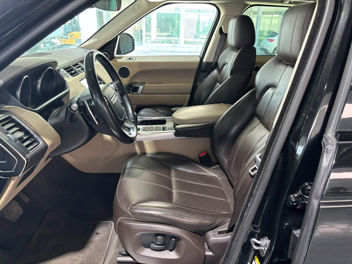 Land Rover Range Rover Sport 3.0 TDV6 HSE (10)