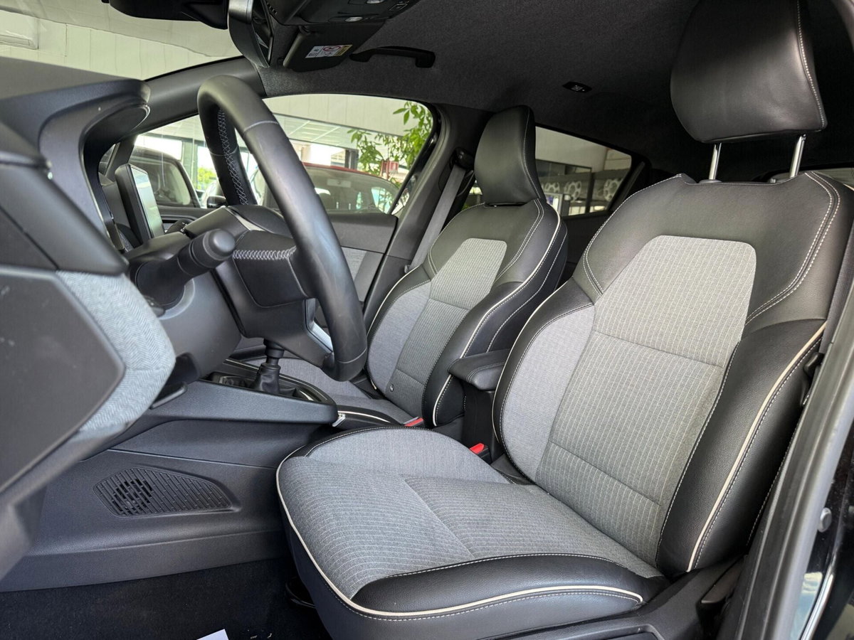 Renault Clio TCe 90 CV 5 porte Techno (12)
