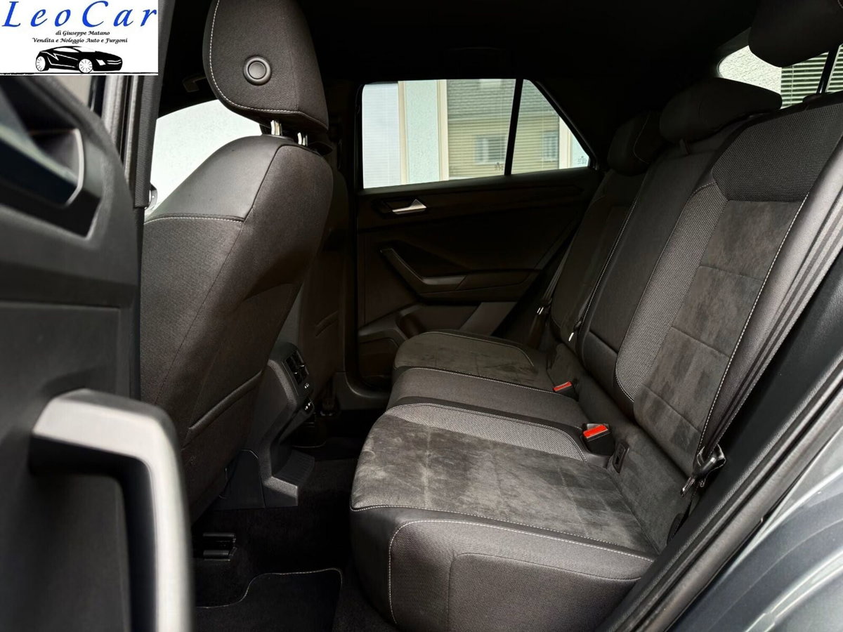 Volkswagen T-Roc 1.5 tsi R-Line dsg (17)