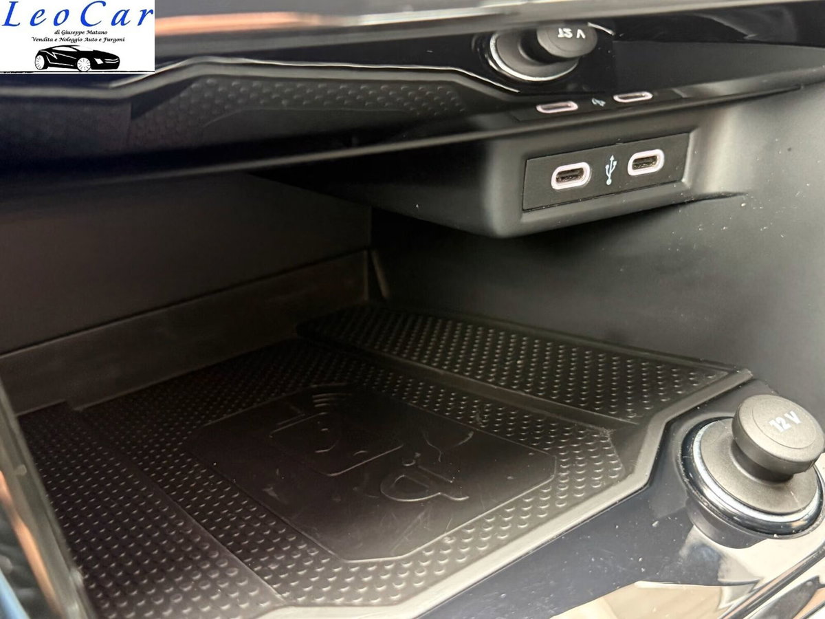 Volkswagen T-Roc 1.5 tsi R-Line dsg (4)