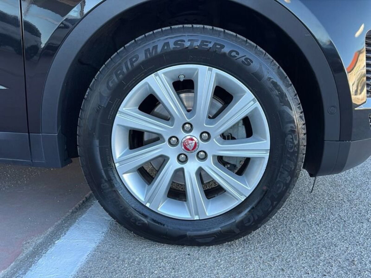 Jaguar E-Pace 2.0D 180 CV AWD S (11)
