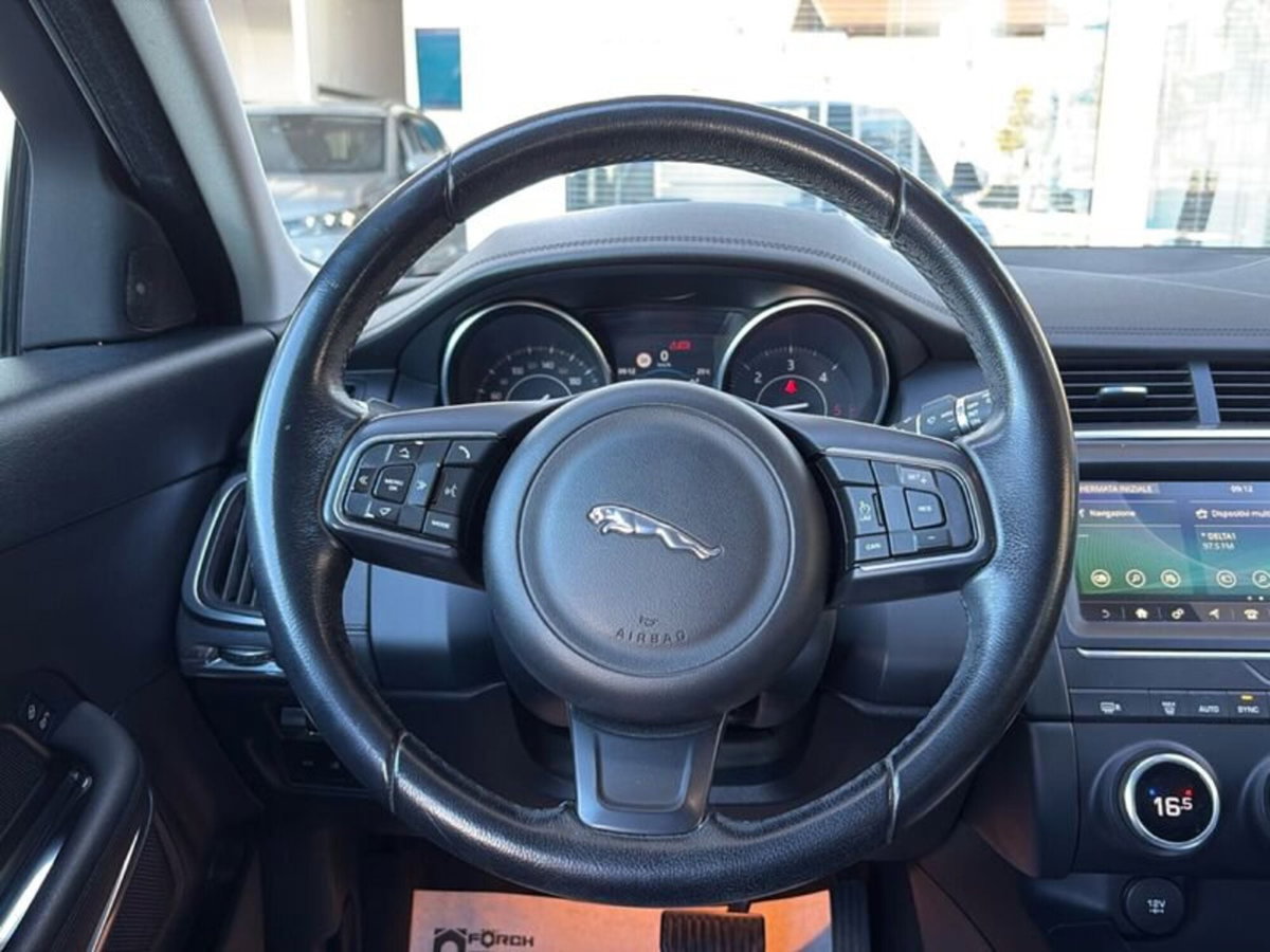 Jaguar E-Pace 2.0D 180 CV AWD S (19)