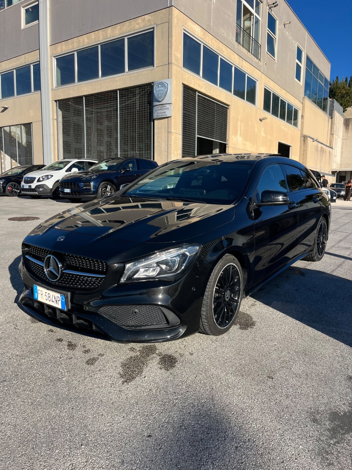 Mercedes-Benz CLA 200 d Automatic Premium (2)